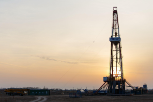 A drilling plant during sunset